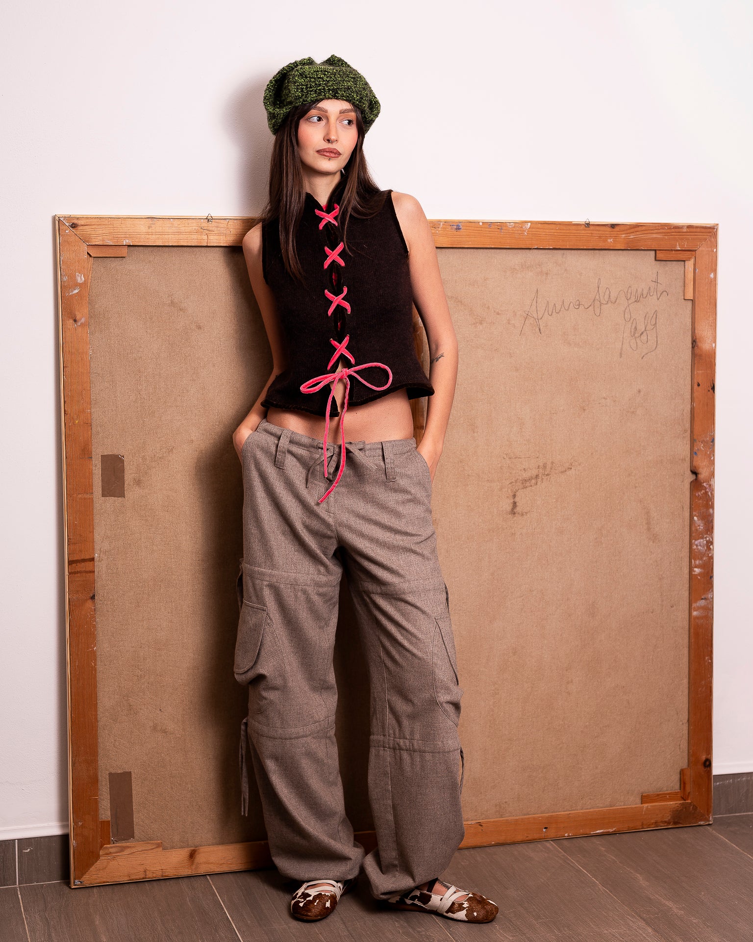 dettaglio top in maglieria con finiture in velluto anna tosti